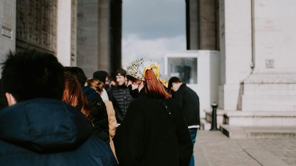 Quels sont les avantages des systèmes de chauffage à biomasse pour les habitations rurales ?